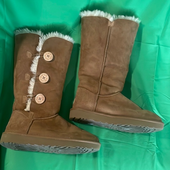 Bailey Button Triplet II Boot. Size 9. Preowned - Picture 2 of 6